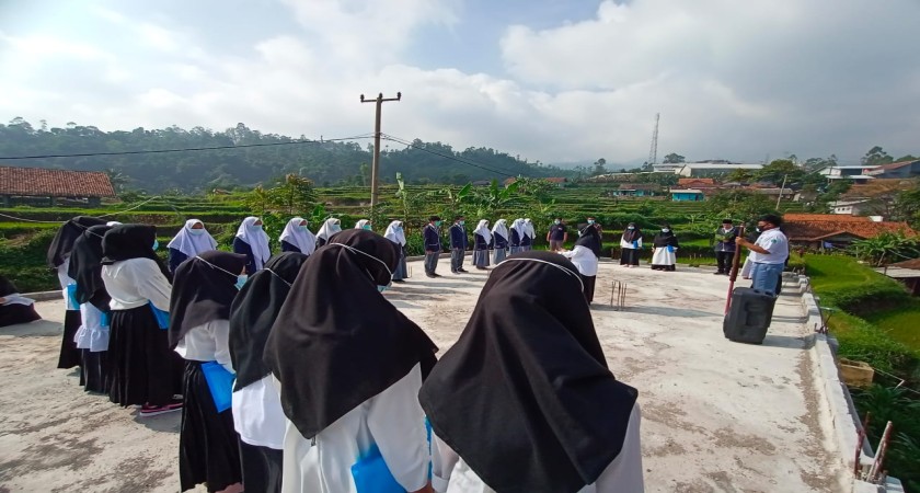 Membentengi Masa Depan: Peran Agama pada Usia SMA